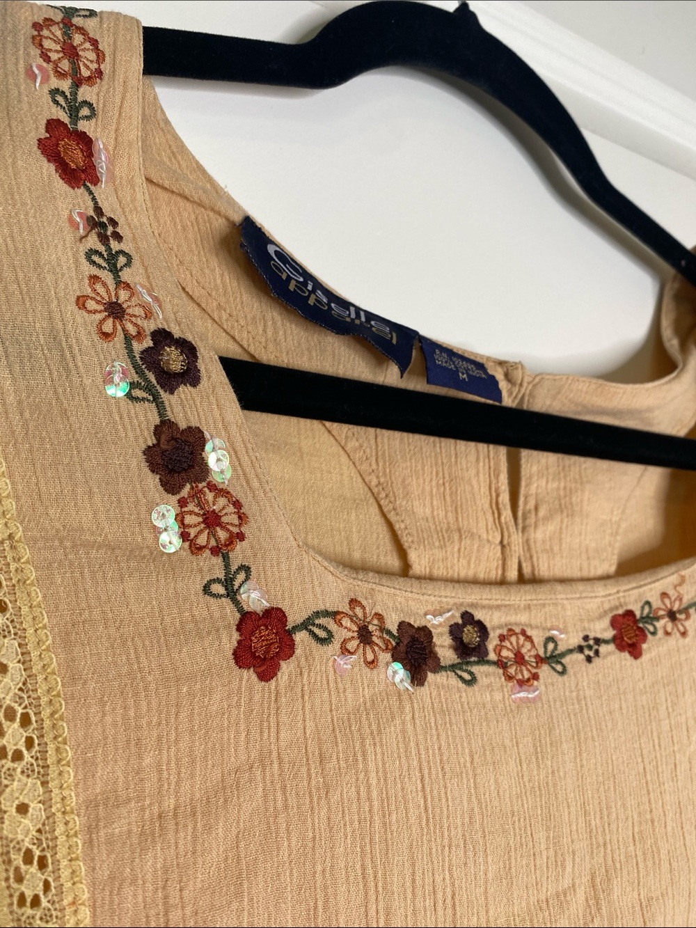 Vintage Y2K Embroidered Scoop-Neck Women's Blouse - Beige